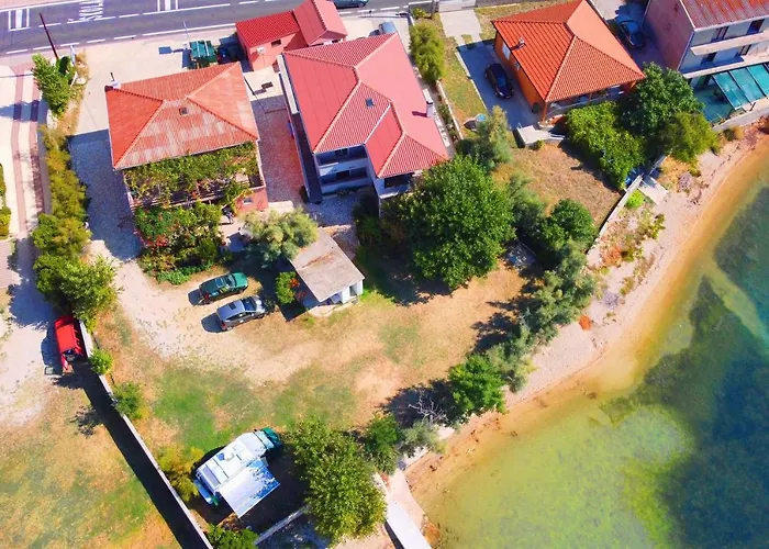 Dubravka Апартаменты Dinjiska