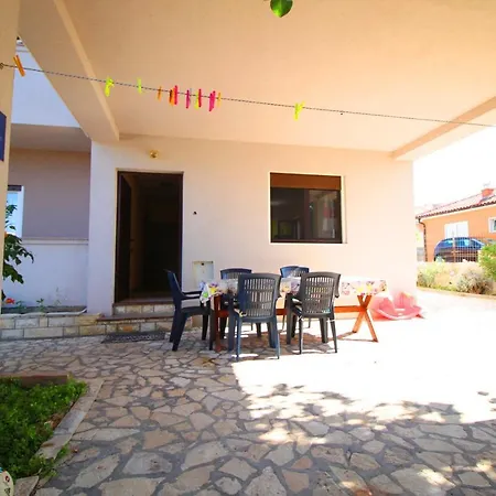 Dubravka Apartment *